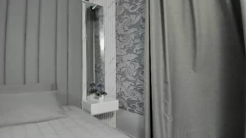 Snapshot of beautifulgirl4u_ chatting on June 25, 11:20 pm online show from June 25, 11:20 pm