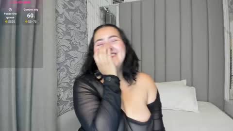 Snapshot of beautifulgirl4u_ chatting on July 30, 11:37 pm online show from July 30, 11:37 pm