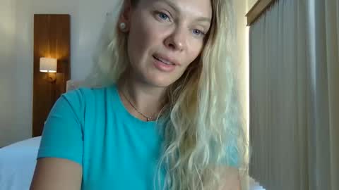Beautifulkollette online show from October 7, 5:04 am