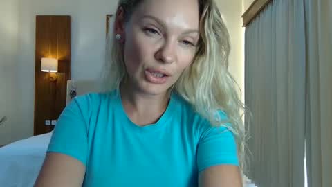 Beautifulkollette online show from October 15, 6:57 am