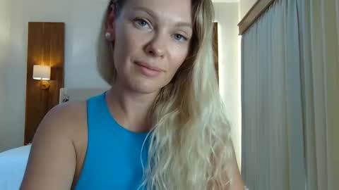 Beautifulkollette online show from October 18, 5:54 am