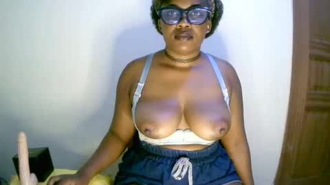 beautifulpeach2 online show from January 22, 4:02 am