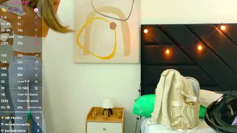 Snapshot of beautifulskinny18 chatting on June 20, 7:49 pm Shalom online show from June 20, 7:49 pm