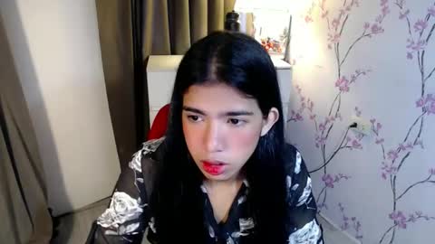 Snapshot of beautifultrixie chatting on December 15, 5:01 am TRIXIE online show from December 15, 5:01 am