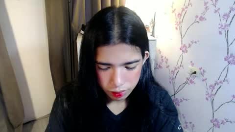 Snapshot of beautifultrixie chatting on December 16, 5:23 am TRIXIE online show from December 16, 5:23 am