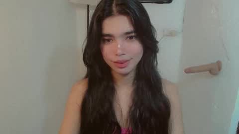 Snapshot of beautifultrixie chatting on May 22, 8:32 am TRIXIE online show from May 22, 8:32 am