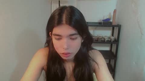 Snapshot of beautifultrixie chatting on June 1, 10:17 am TRIXIE online show from June 1, 10:17 am