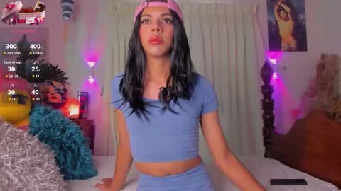 Snapshot of beauty_doll01 chatting on September 22, 4:42 pm Leydi  online show from September 22, 4:42 pm