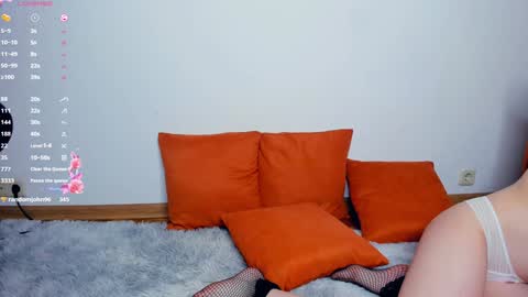 Snapshot of beauty_future chatting on January 10, 3:50 am Nicole online show from January 10, 3:50 am
