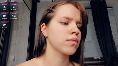 Snapshot of beauty_future chatting on January 23, 4:37 pm Nicole online show from January 23, 4:37 pm