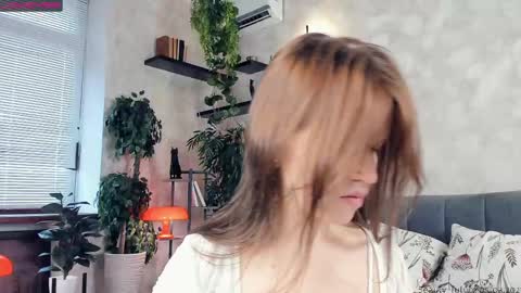 Snapshot of beauty_future chatting on March 5, 7:16 am Nicole online show from March 5, 7:16 am
