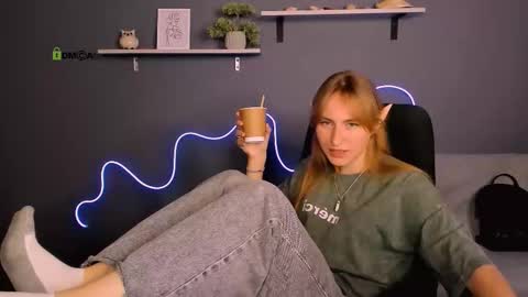 Snapshot of beauty_ginger chatting on September 17, 1:02 pm beauty_ginger online show from September 17, 1:02 pm