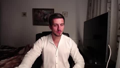 Snapshot of beauty_hard_beast chatting on September 21, 11:17 pm Mia and Jake online show from September 21, 11:17 pm