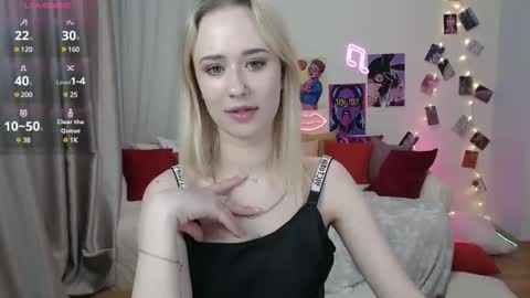 Snapshot of beauty_sashaxx chatting on February 23, 6:12 pm beauty Sasha online show from February 23, 6:12 pm