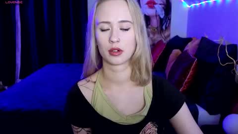 Snapshot of beauty_sashaxx chatting on October 19, 6:08 pm beauty Sasha online show from October 19, 6:08 pm