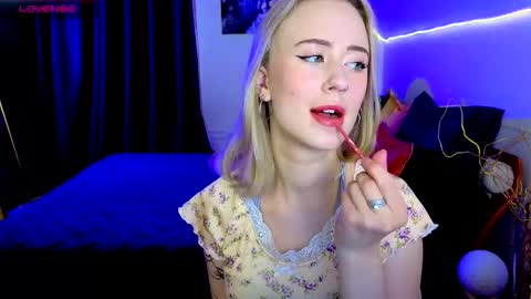 Snapshot of beauty_sashaxx chatting on October 23, 2:16 pm beauty Sasha online show from October 23, 2:16 pm