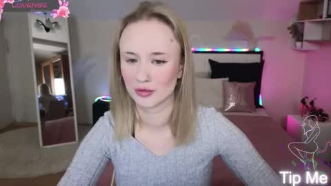 Snapshot of beauty_sashaxx chatting on November 17, 2:01 pm beauty Sasha online show from November 17, 2:01 pm