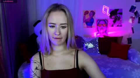 Snapshot of beauty_sashaxx chatting on November 21, 2:16 pm beauty Sasha online show from November 21, 2:16 pm