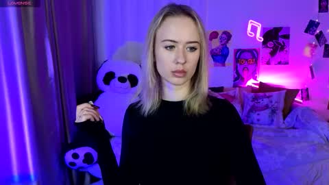 Snapshot of beauty_sashaxx chatting on December 14, 2:11 pm beauty Sasha online show from December 14, 2:11 pm