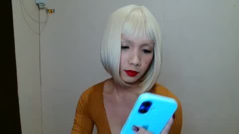 Snapshot of beautyandmadness_69 chatting on May 10, 6:13 pm fernanda online show from May 10, 6:13 pm