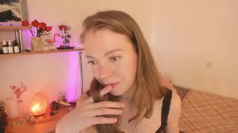 Eliise online show from May 1, 2:10 pm