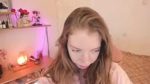 Snapshot of beautyeliise chatting on May 22, 2:12 pm Eliise online show from May 22, 2:12 pm