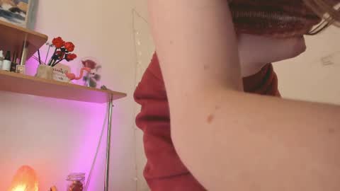 Snapshot of beautyeliise chatting on June 1, 8:16 am Eliise online show from June 1, 8:16 am