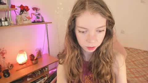 Snapshot of beautyeliise chatting on June 9, 8:04 am Eliise online show from June 9, 8:04 am