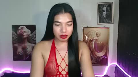 Snapshot of beautyqueens_cum chatting on September 17, 4:52 pm beautyqueens_cum online show from September 17, 4:52 pm