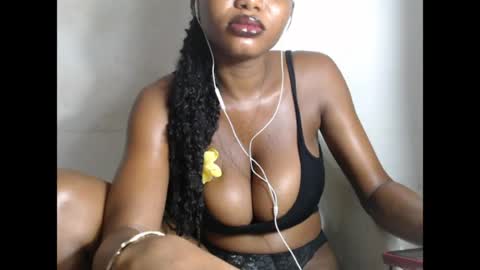 Snapshot of beautyslut1 chatting on May 31, 7:59 pm beautyslut1 online show from May 31, 7:59 pm