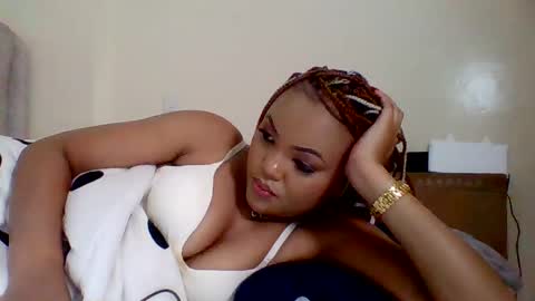 Snapshot of beautystar12 chatting on June 2, 11:45 am beautystar12 online show from June 2, 11:45 am
