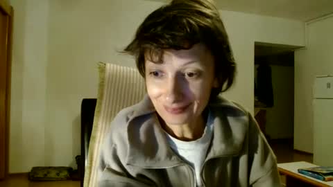 Snapshot of bebacksooon chatting on December 25, 8:28 pm Raluca online show from December 25, 8:28 pm