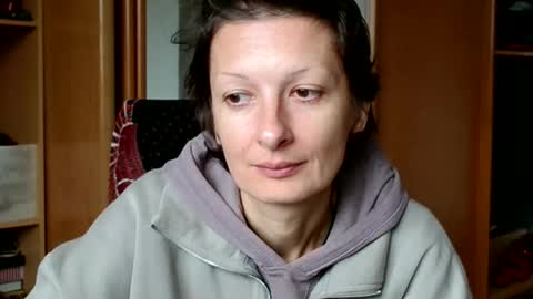 Snapshot of bebacksooon chatting on November 10, 8:46 am Raluca online show from November 10, 8:46 am