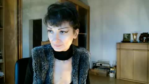 Snapshot of bebacksooon chatting on November 29, 2:20 pm Raluca online show from November 29, 2:20 pm