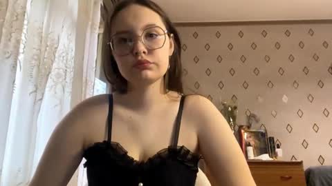 Snapshot of bebravee chatting on May 4, 7:26 am Melissa online show from May 4, 7:26 am