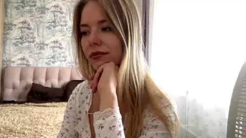 Snapshot of bebravee chatting on June 15, 7:43 am Melissa online show from June 15, 7:43 am