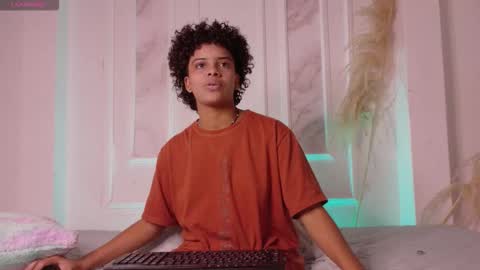 Beecckkkaaa online show from March 2, 1:51 pm