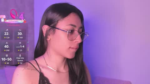 becky__g online show from November 3, 4:14 am