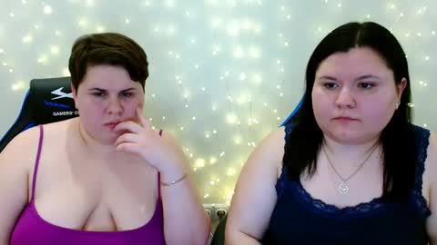 BeckyAndEllen online show from January 31, 9:35 pm