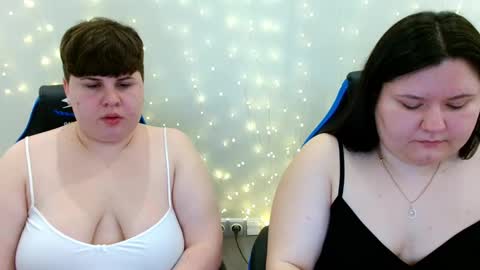 BeckyAndEllen online show from February 18, 10:22 am