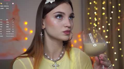 Melissa online show from November 14, 1:21 pm