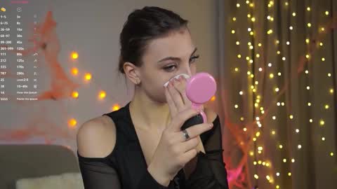 Melissa online show from November 23, 1:11 pm