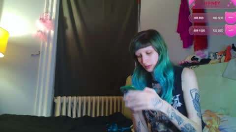 Snapshot of beckytheclown chatting on June 4, 1:22 am Beckytheclown online show from June 4, 1:22 am