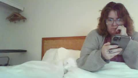 Snapshot of bedbandits chatting on January 25, 12:27 am Bedbandits69 online show from January 25, 12:27 am