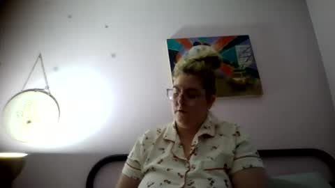 Snapshot of bedbandits chatting on October 7, 10:34 am Bedbandits69 online show from October 7, 10:34 am