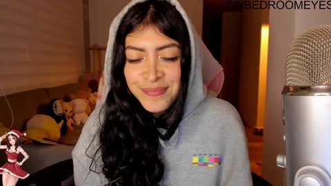 Snapshot of bedroomeyess chatting on January 6, 4:15 am Amber UwU IM MOVING AND IS CRAZY ILL BE BACK VERY SOON 3 MISS YA ALREADY online show from January 6, 4:15 am