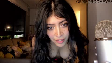 Snapshot of bedroomeyess chatting on January 21, 11:55 pm Amber UwU IM MOVING AND IS CRAZY ILL BE BACK VERY SOON 3 MISS YA ALREADY online show from January 21, 11:55 pm