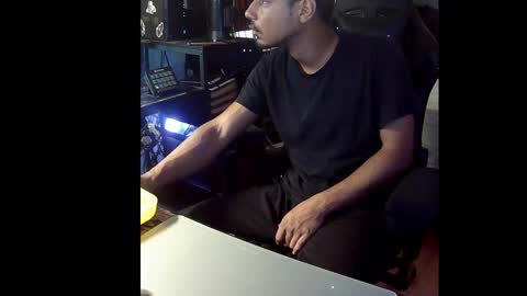 Snapshot of bedstuymonstercock90 chatting on November 23, 6:08 pm hungnheavy online show from November 23, 6:08 pm