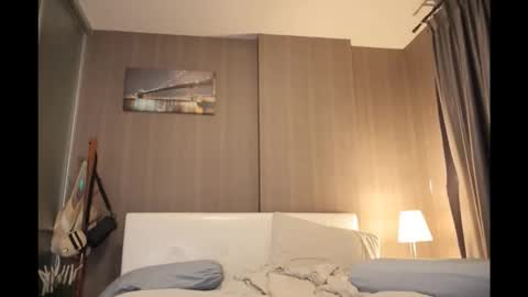 bee_thai online show from February 5, 5:50 pm