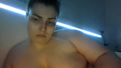 Snapshot of beeinmedeep chatting on December 17, 12:22 pm beeinmedeep online show from December 17, 12:22 pm